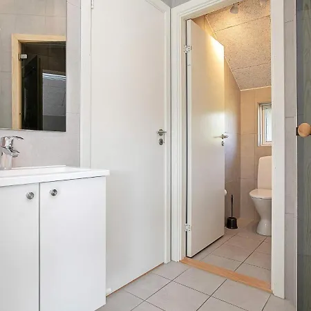 14 Person In Idestrup Vakantiehuis Bøtø By