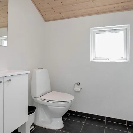 14 Person In Idestrup * Boto By