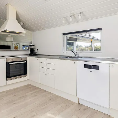 14 Person In Idestrup Ferienhaus Bøtø By