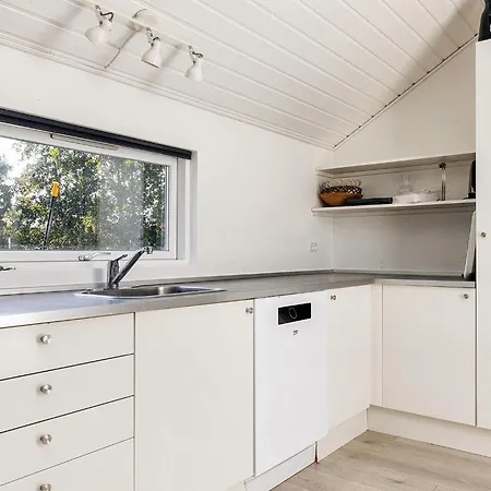 14 Person In Idestrup * Boto By