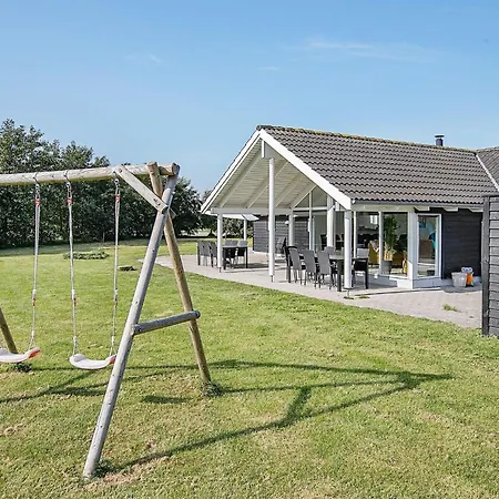 14 Person In Idestrup Ferienhaus Bøtø By